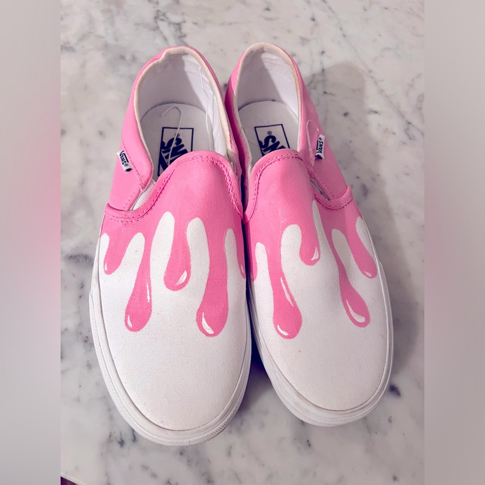 Slip on hand painted VANS size 8, like new